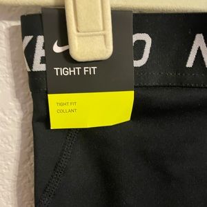 Nike Pro girl size XS training pants -leggins